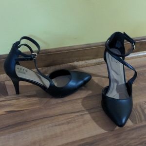Size 8 women dress shoes
